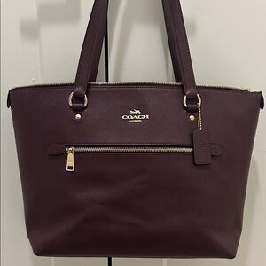 Coach (EUC) Gallery Tote in Black Cherry
